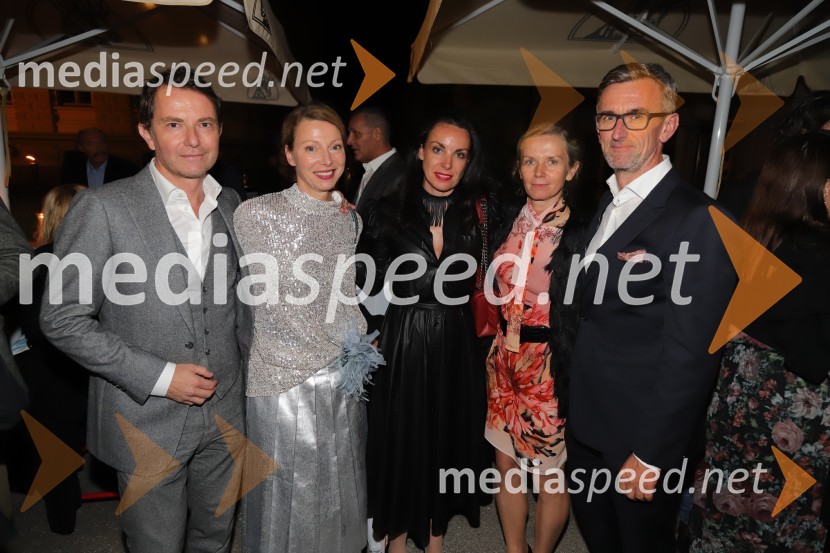  Tomaž Orešič, podpredsednik skupine Resalta;  Nataša Matjašec Rošker, igralka;  Tijana Orešič Barač, dr. med. specialistka dermatologije;  Alenka Lukić;  Marko Lukić, lastnik in direktor družbe Lumar IGTo noč sem jo videl, premiera drame, SNG Maribor