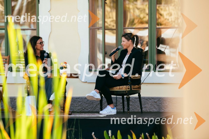  Jana Kobal;  Vesna  Fabjan, smučarska tekačicaPoklon slovenskim olimpijkam na Ruski Dači