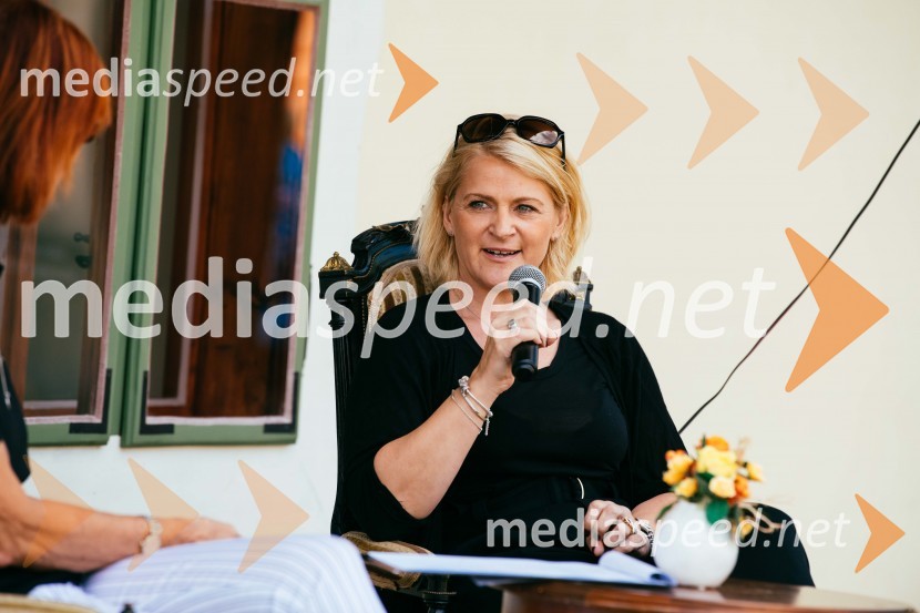  Alenka  Dovžan, nekdanja smučarkaPoklon slovenskim olimpijkam na Ruski Dači