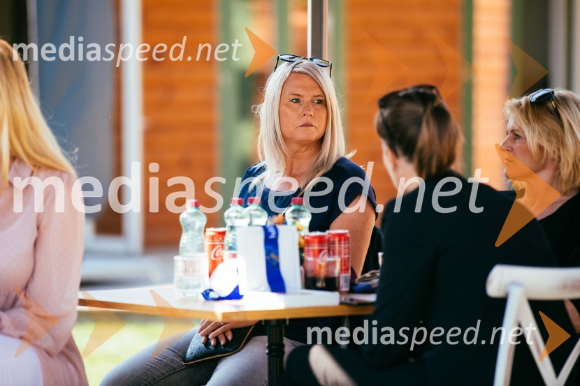   Jolanda  Čeplak, atletinja - tekPoklon slovenskim olimpijkam na Ruski Dači