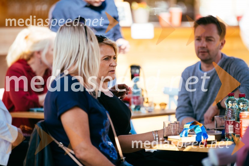   Jolanda  Čeplak, atletinja - tek;  Alenka  Dovžan, nekdanja smučarka;  Roman Krajnik, trener Janje GarnbretPoklon slovenskim olimpijkam na Ruski Dači