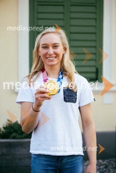  Janja Garnbret, športna plezalkaPoklon slovenskim olimpijkam na Ruski Dači