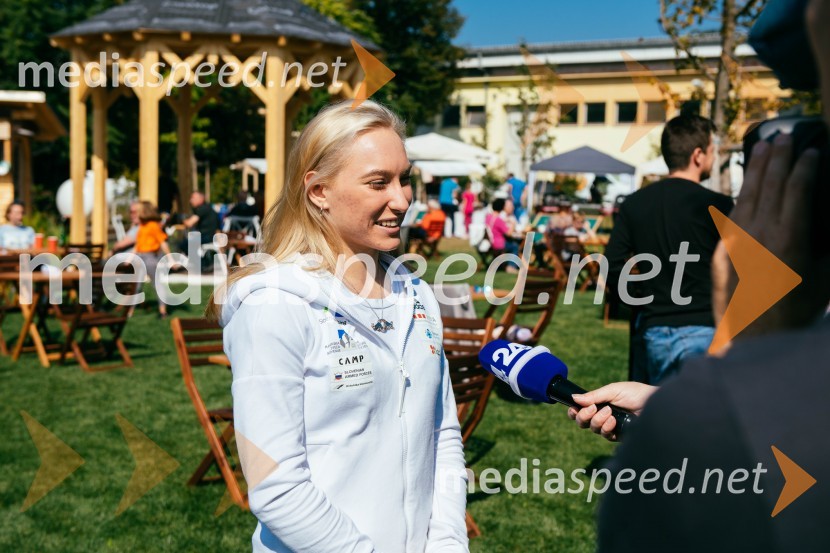  Janja Garnbret, športna plezalkaPoklon slovenskim olimpijkam na Ruski Dači