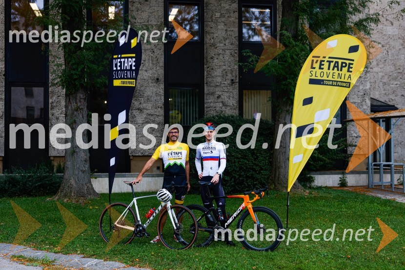  Matjaž Rakovec, župan Mestne občine Kranj;  Matej Mohorič, cestni kolesar, ambasador L'EtapeV Kranju predstavili L'Étape Slovenia by Tour de France