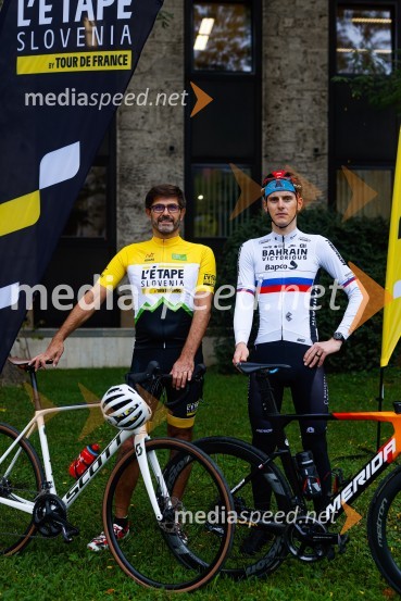  Matjaž Rakovec, župan Mestne občine Kranj;  Matej Mohorič, cestni kolesar, ambasador L'EtapeV Kranju predstavili L'Étape Slovenia by Tour de France