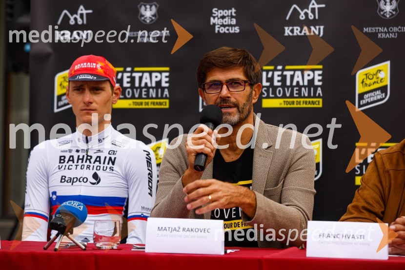  Matej Mohorič, cestni kolesar, ambasador L'Etape;  Matjaž Rakovec, župan Mestne občine KranjV Kranju predstavili L'Étape Slovenia by Tour de France