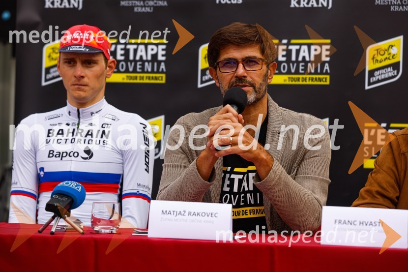  Matej Mohorič, cestni kolesar, ambasador L'Etape;  Matjaž Rakovec, župan Mestne občine KranjV Kranju predstavili L'Étape Slovenia by Tour de France