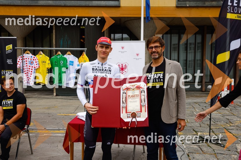  Matej Mohorič, cestni kolesar, ambasador L'Etape;  Matjaž Rakovec, župan Mestne občine KranjV Kranju predstavili L'Étape Slovenia by Tour de France