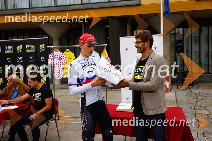  Matej Mohorič, cestni kolesar, ambasador L'Etape;  Matjaž Rakovec, župan Mestne občine KranjV Kranju predstavili L'Étape Slovenia by Tour de France