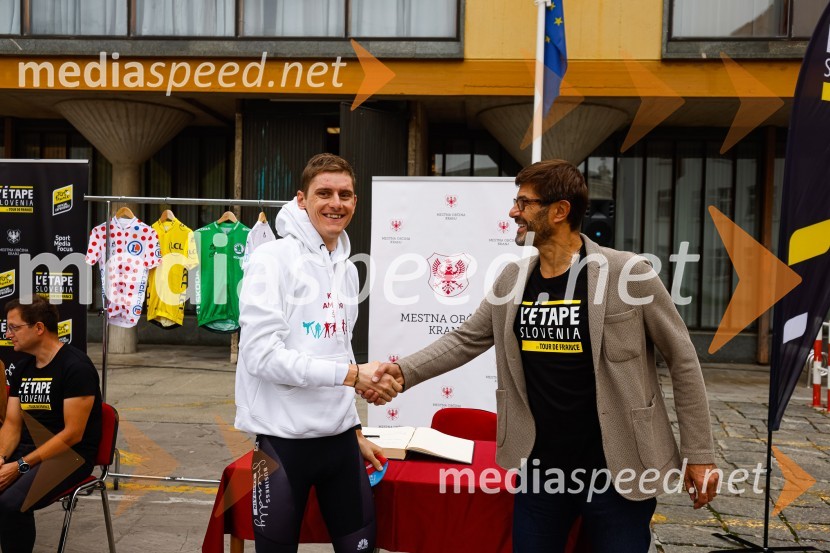  Matej Mohorič, cestni kolesar, ambasador L'Etape;  Matjaž Rakovec, župan Mestne občine KranjV Kranju predstavili L'Étape Slovenia by Tour de France