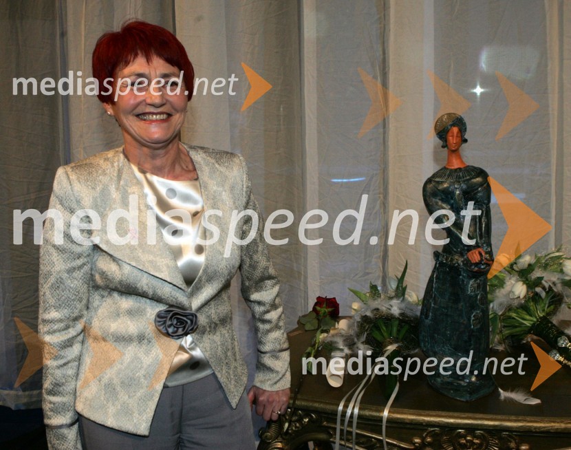 Slovenka leta 2005 - Mojca Senčar, predsednica slovenskega združenja za boj proti raku dojkSlovenka leta 2005