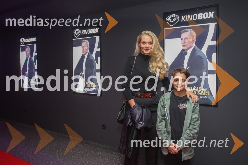 Maša Merc s sinomNi čas za smrt, premiera filma v Mariboxu