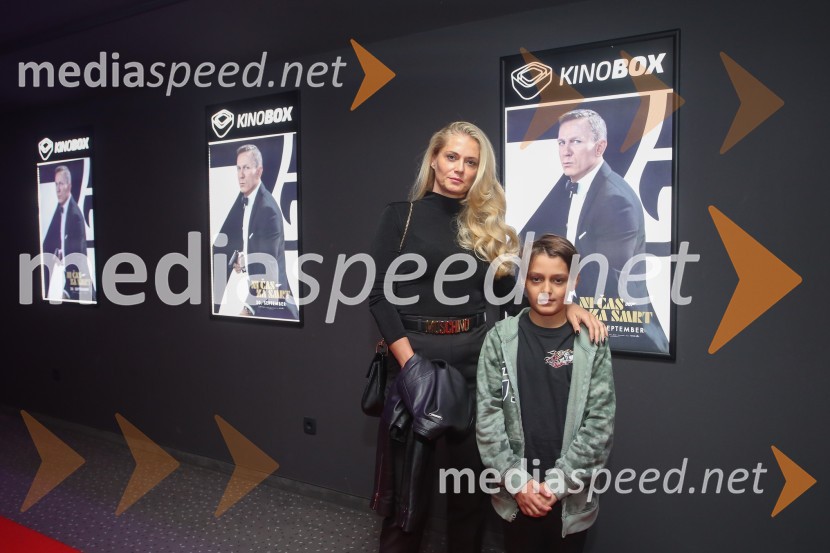 Maša Merc s sinomNi čas za smrt, premiera filma v Mariboxu