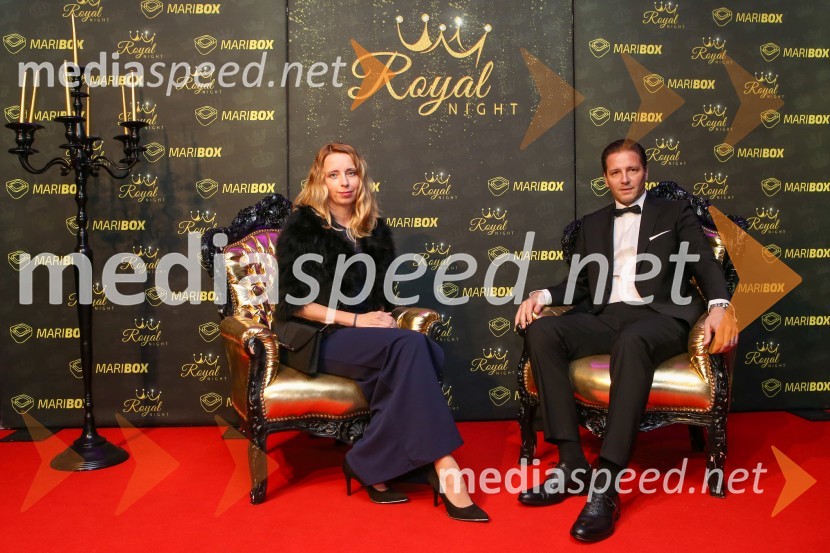  Ksenija Arzenšek, namestnica direktorja MARIBOX;  Stipe Jerić, direktor MariboxNi čas za smrt, premiera filma v Mariboxu