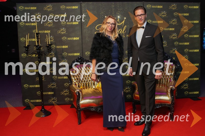  Ksenija Arzenšek, namestnica direktorja MARIBOX;  Stipe Jerić, direktor MariboxNi čas za smrt, premiera filma v Mariboxu