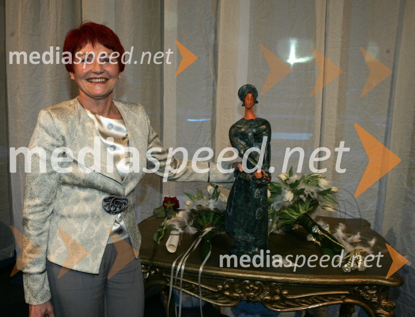 Slovenka leta 2005 - Mojca Senčar, predsednica slovenskega združenja za boj proti raku dojkSlovenka leta 2005