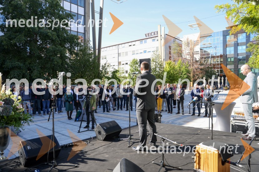 Dravske elektrarne Maribor ob 70. letnici odprle razstavo