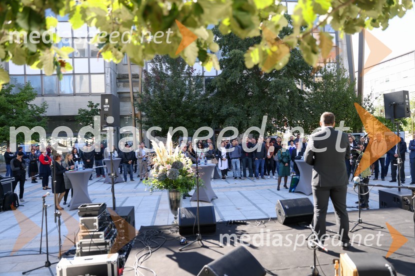 Dravske elektrarne Maribor ob 70. letnici odprle razstavo