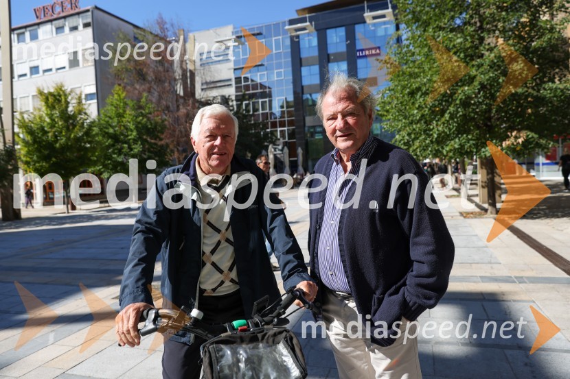  Tone Vogrinec, športni in smučarski funkcionar;  Črt Mesarič, nekdanji predsednik uprave NKBMDravske elektrarne Maribor ob 70. letnici odprle razstavo