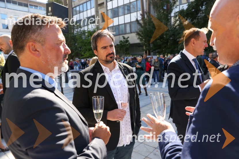  Miha Klančar, direktor za področje prodaje in marketinga, Večer d.d.Dravske elektrarne Maribor ob 70. letnici odprle razstavo