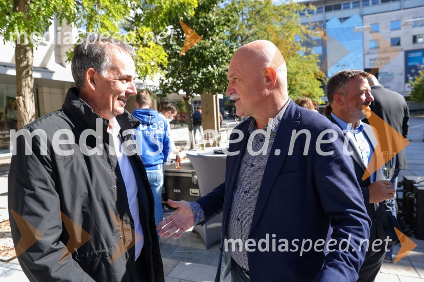  ... ;  Franc Dover, direktor, Snaga d.o.o., MariborDravske elektrarne Maribor ob 70. letnici odprle razstavo