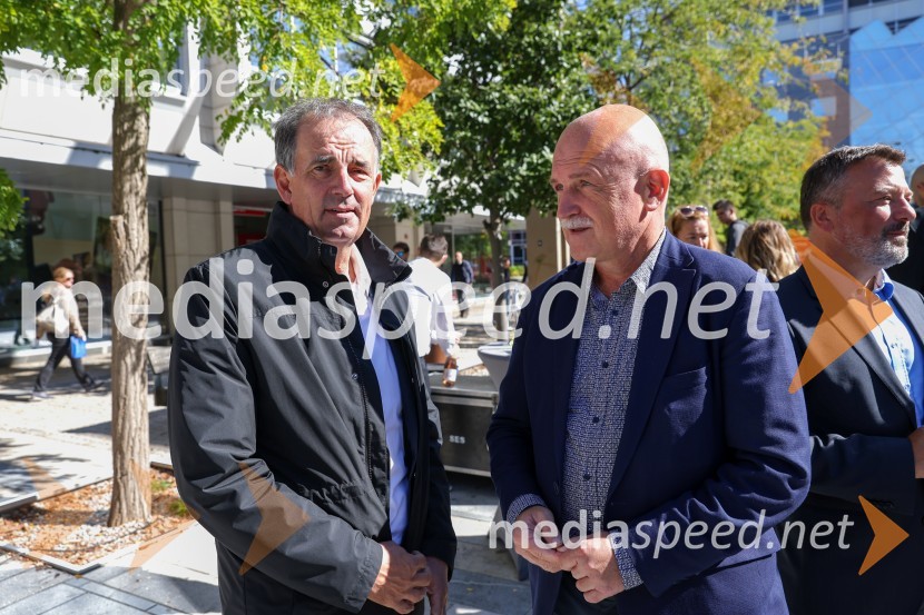  ... ;  Franc Dover, direktor, Snaga d.o.o., MariborDravske elektrarne Maribor ob 70. letnici odprle razstavo