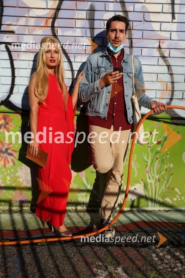  Helena Ponudič, novinarka radia Maribor;  Jure  Kirbiš, kustos Umetnostne galerije MariborFrišno / Fresh – 1. Dan nove slovenske glasbe