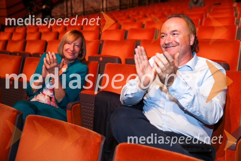  Mojca Menart, vodja založništva na RTV SLO;  Patrik Greblo, dirigentFrišno / Fresh – 1. Dan nove slovenske glasbe