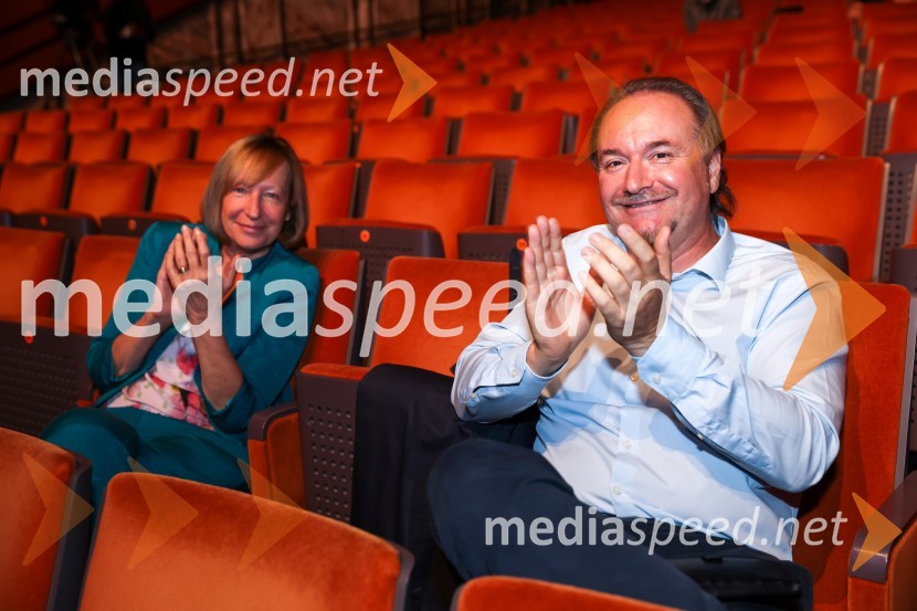  Mojca Menart, vodja založništva na RTV SLO;  Patrik Greblo, dirigentFrišno / Fresh – 1. Dan nove slovenske glasbe
