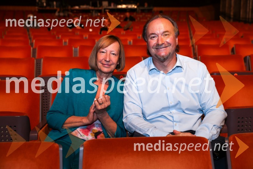  Mojca Menart, vodja založništva na RTV SLO;  Patrik Greblo, dirigentFrišno / Fresh – 1. Dan nove slovenske glasbe