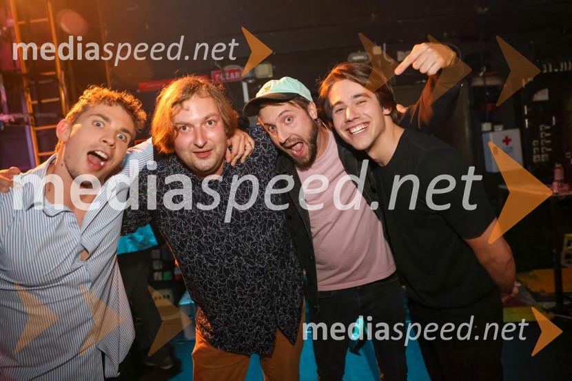  Žan Serčič, glasbenik;  Gregor Stermecki, urednik, Radio Maribor;  Tine Matjašič, Alo!Stari;  Bojan Cvjetićanin, Joker OutFrišno / Fresh – 1. Dan nove slovenske glasbe