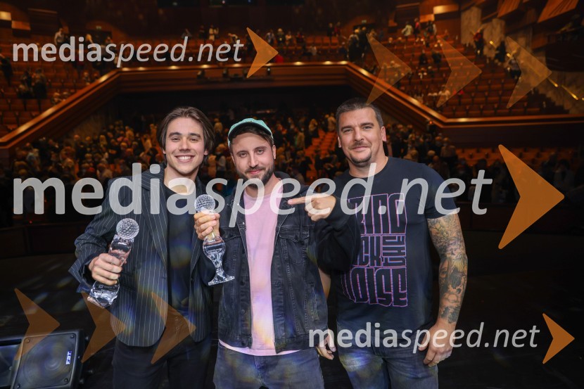  Bojan Cvjetićanin, Joker Out;  Tine Matjašič, Alo!Stari;  Matej Kosmačin, Alo!StariFrišno / Fresh – 1. Dan nove slovenske glasbe