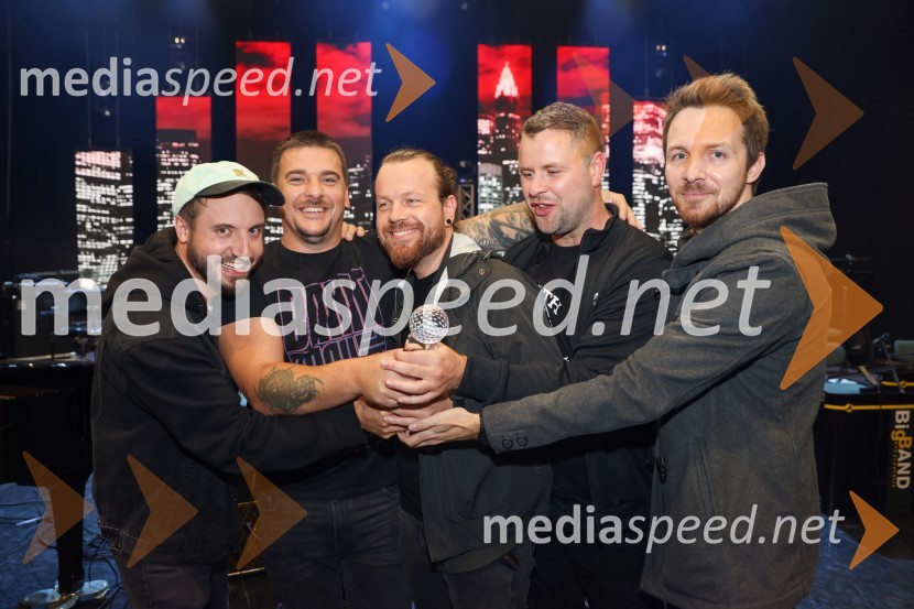  Tine Matjašič, Alo!Stari;  Matej Kosmačin, Alo!Stari;  Matic Mlakar, glasbenik, Alo!Stari;  Tomaž Medvar, Alo!Stari;  Jernej Metež, glasbenik, Alo!StariFrišno / Fresh – 1. Dan nove slovenske glasbe