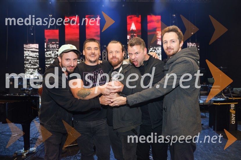  Tine Matjašič, Alo!Stari;  Matej Kosmačin, Alo!Stari;  Matic Mlakar, glasbenik, Alo!Stari;  Tomaž Medvar, Alo!Stari;  Jernej Metež, glasbenik, Alo!StariFrišno / Fresh – 1. Dan nove slovenske glasbe