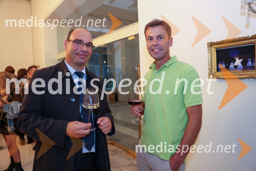  Matej Žunkovič, vodja mariborskega centra RTV Slovenija;  Darko Pukl, glavni urednik, Radio SiFrišno / Fresh – 1. Dan nove slovenske glasbe