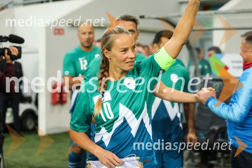  Tina Maze, bivša slovenska alpska smučarkaDobrodelni dogodek Fundacije Miroslava Cerarja