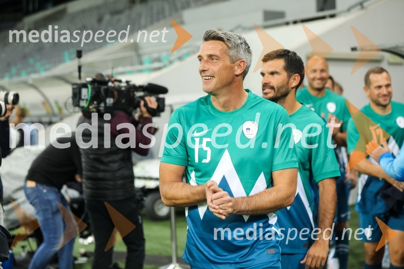  Peter Kauzer, kajakaš na divjih vodahDobrodelni dogodek Fundacije Miroslava Cerarja