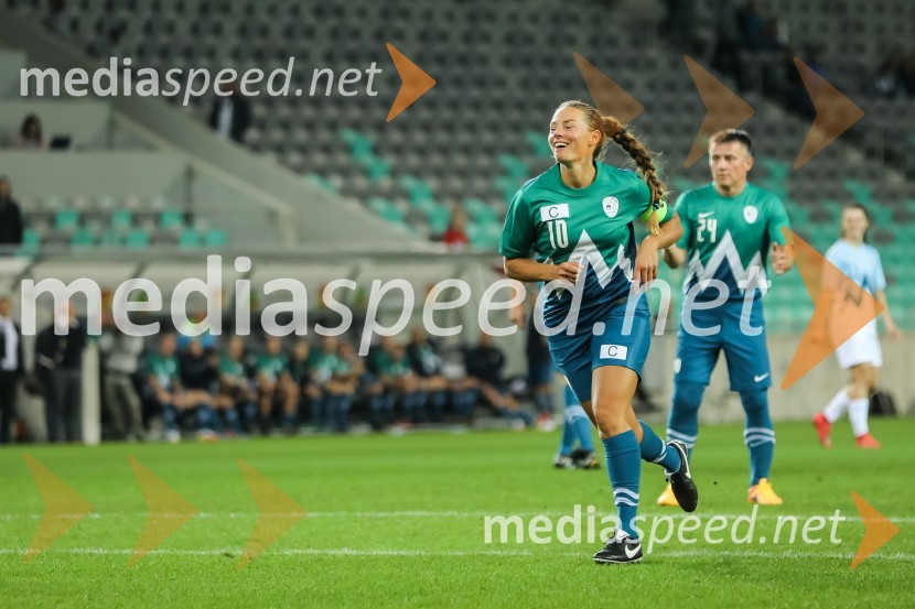  Tina Maze, bivša slovenska alpska smučarkaDobrodelni dogodek Fundacije Miroslava Cerarja