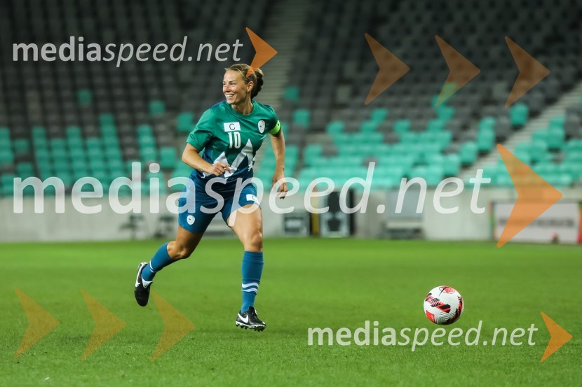  Tina Maze, bivša slovenska alpska smučarkaDobrodelni dogodek Fundacije Miroslava Cerarja