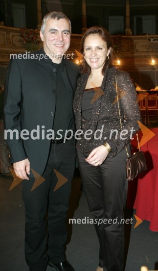 Pevec Zoran Predin in njegova žena, igralka Barbara Lapajne PredinSlovenka leta 2005