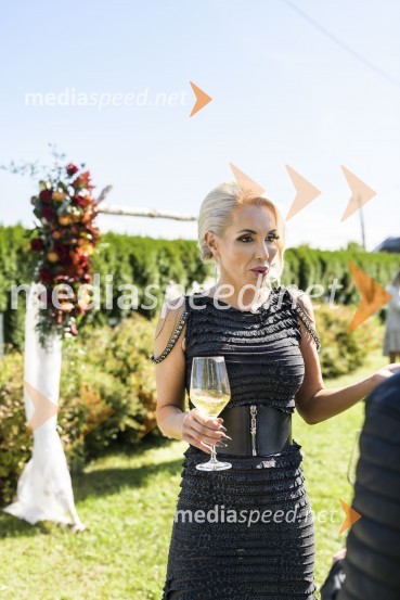  Carmen OsovnikarEkskluzivno druženje z Vražjimi damami