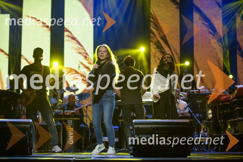  Karin Zemljič, pevka;  Saša Matajič, Saška - pevkaFrišno / Fresh – 1. Dan nove slovenske glasbe