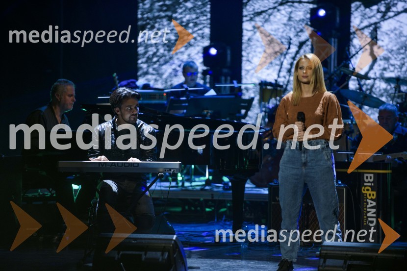  Aleš Vovk - Raay, glasbenik, duo Maraaya;  Marjetka Vovk, pevka, duo MaraayaFrišno / Fresh – 1. Dan nove slovenske glasbe