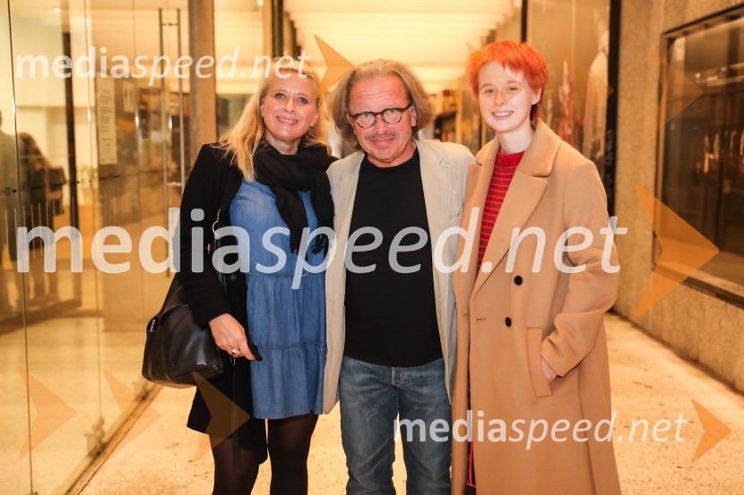  Tatjana Doma, dramaturginja SLG Celje;  Jaša Jamnik, igralec in režiser;  Lola DomaČešnjev vrt, premiera komedije in podelitev Dnevnikove nagrade Tjaši Železnik