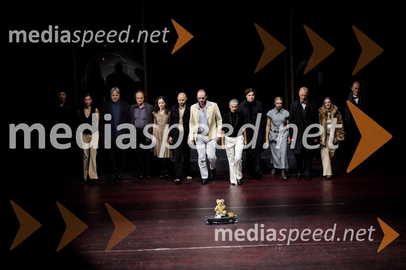 Češnjev vrt, premiera komedije in podelitev Dnevnikove nagrade Tjaši Železnik