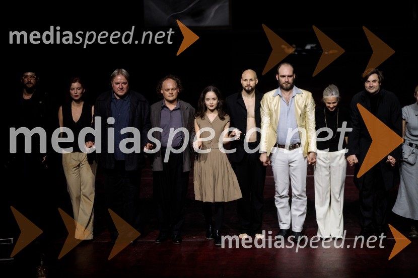 Češnjev vrt, premiera komedije in podelitev Dnevnikove nagrade Tjaši Železnik