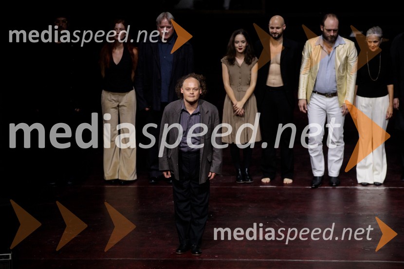 Češnjev vrt, premiera komedije in podelitev Dnevnikove nagrade Tjaši Železnik