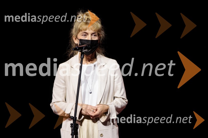  Barbara Hieng Samobor, direktorica in umetniška vodja MGLČešnjev vrt, premiera komedije in podelitev Dnevnikove nagrade Tjaši Železnik