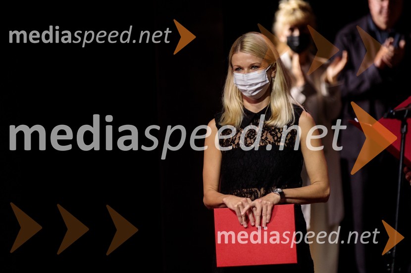  Tjaša  Železnik, igralkaČešnjev vrt, premiera komedije in podelitev Dnevnikove nagrade Tjaši Železnik