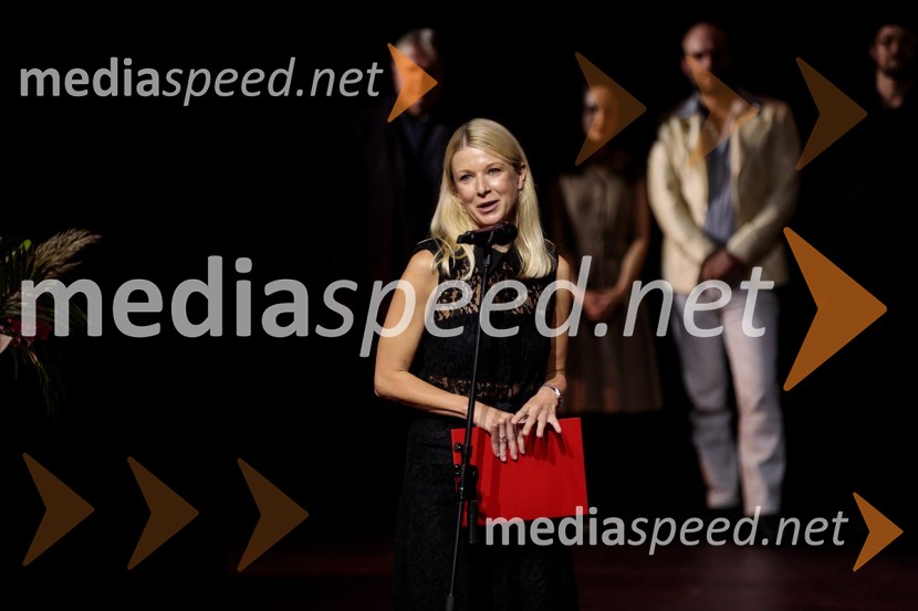  Tjaša  Železnik, igralkaČešnjev vrt, premiera komedije in podelitev Dnevnikove nagrade Tjaši Železnik